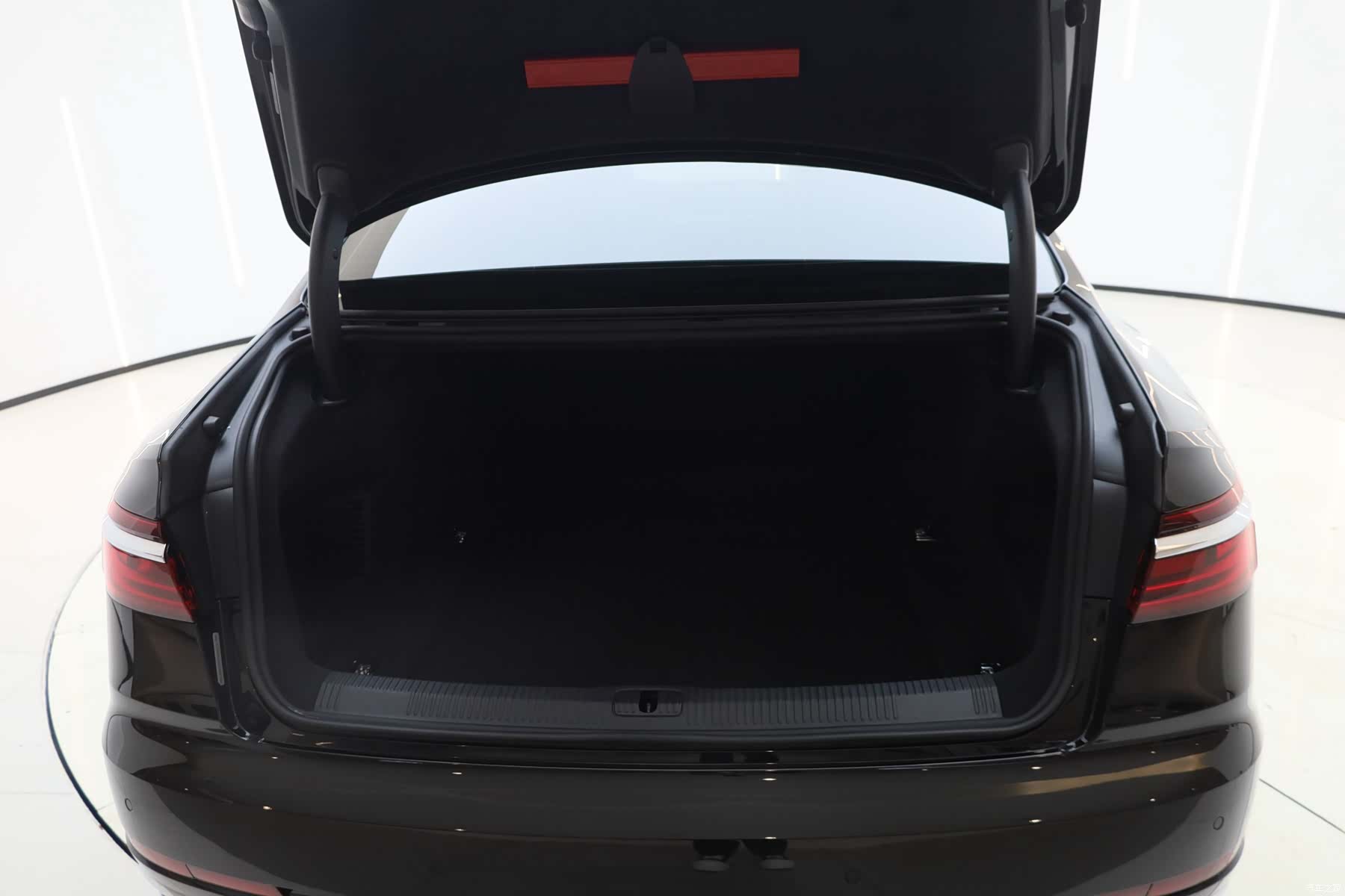 Audi A8L, 2023 9