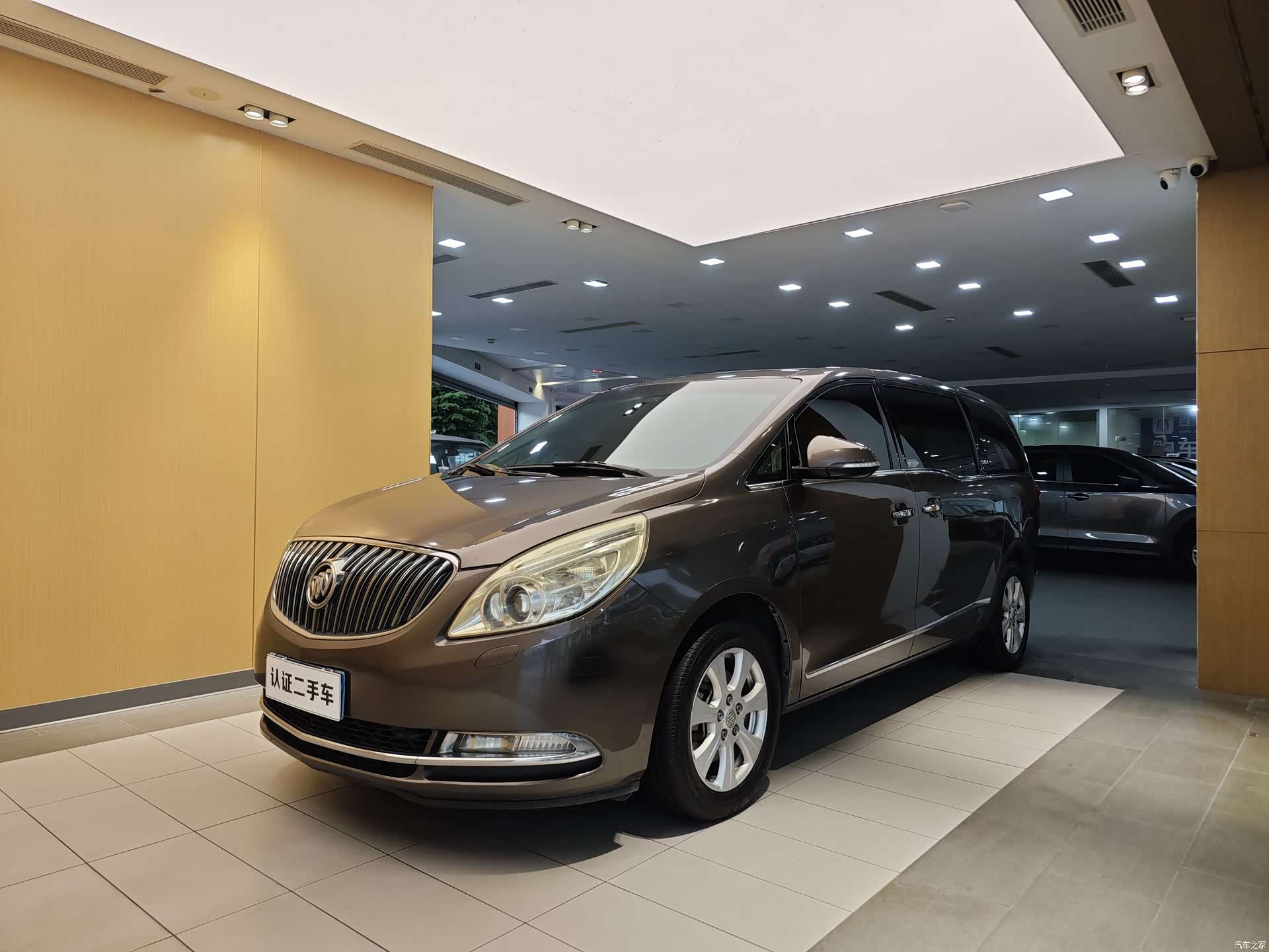 Buick GL8, 2015 1