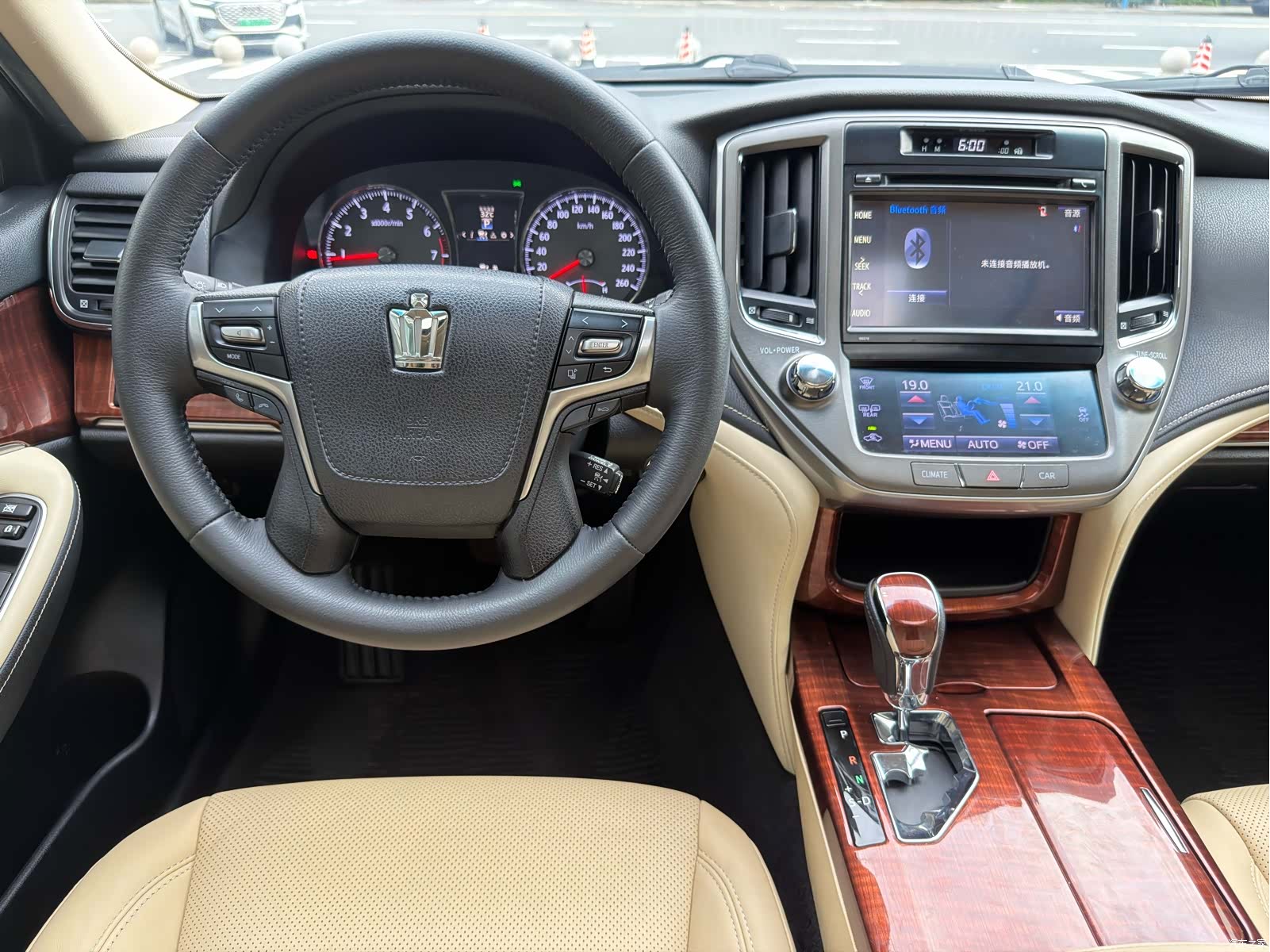 Toyota Crown, 2016 14