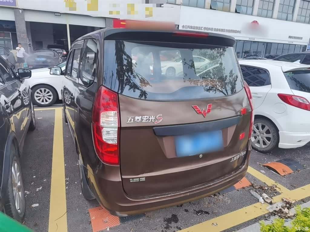 Wuling Hongguang, 2016 все фото