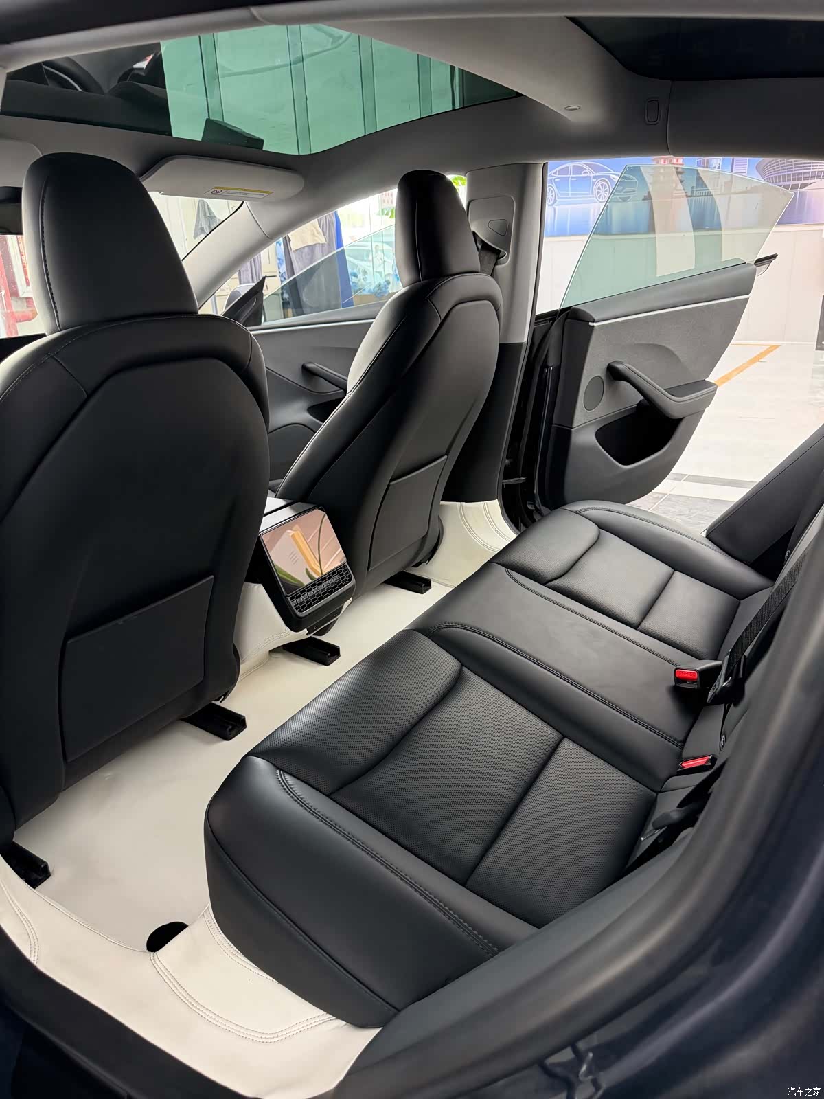 Tesla Model 3, 2024 8