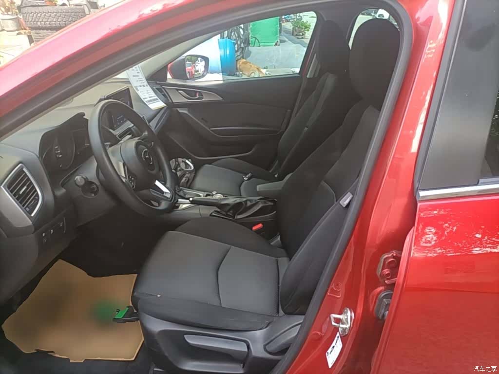 Mazda Mazda3, 2018 15
