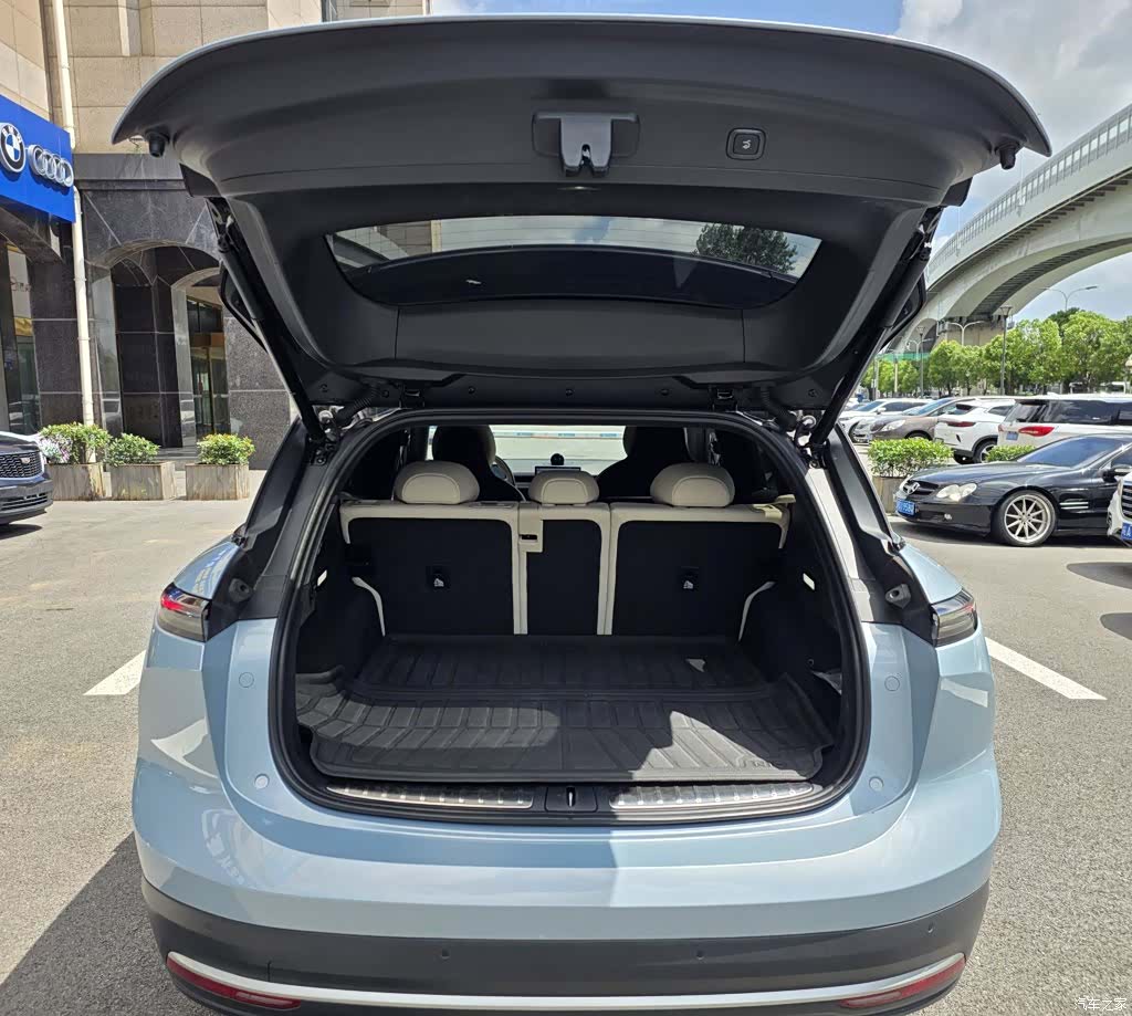 NIO ES6, 2024 9