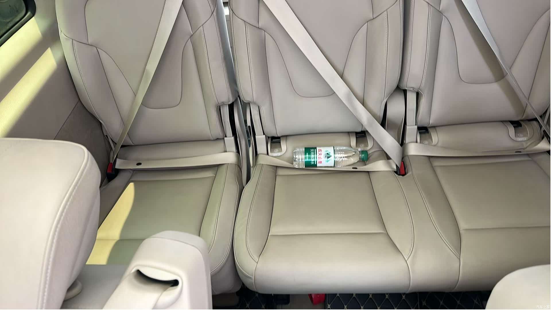 Mercedes-Benz V-Class, 2019 6