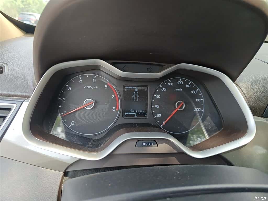Wuling 310W, 2021 4
