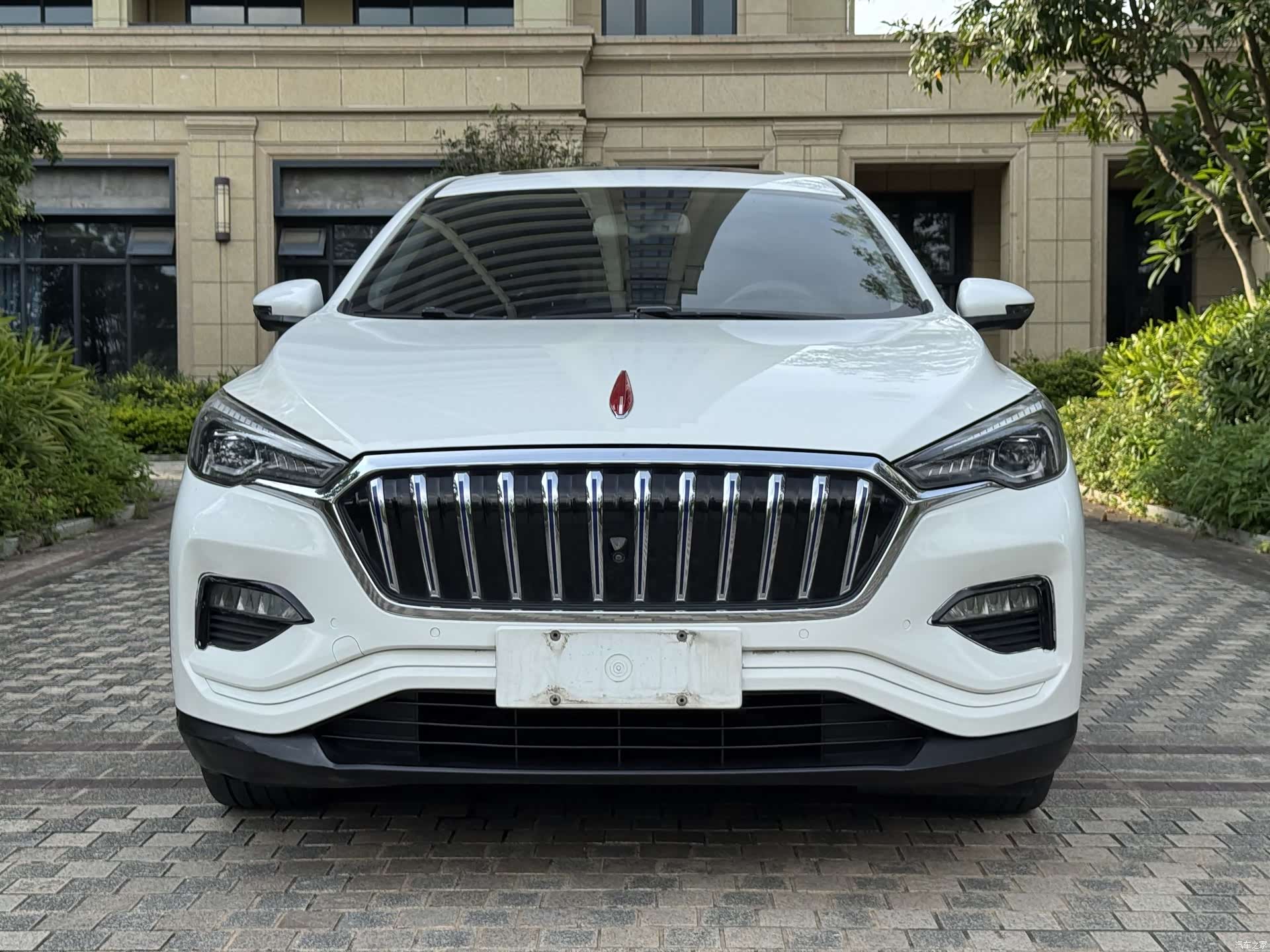 Hongqi HS3, 2019 18