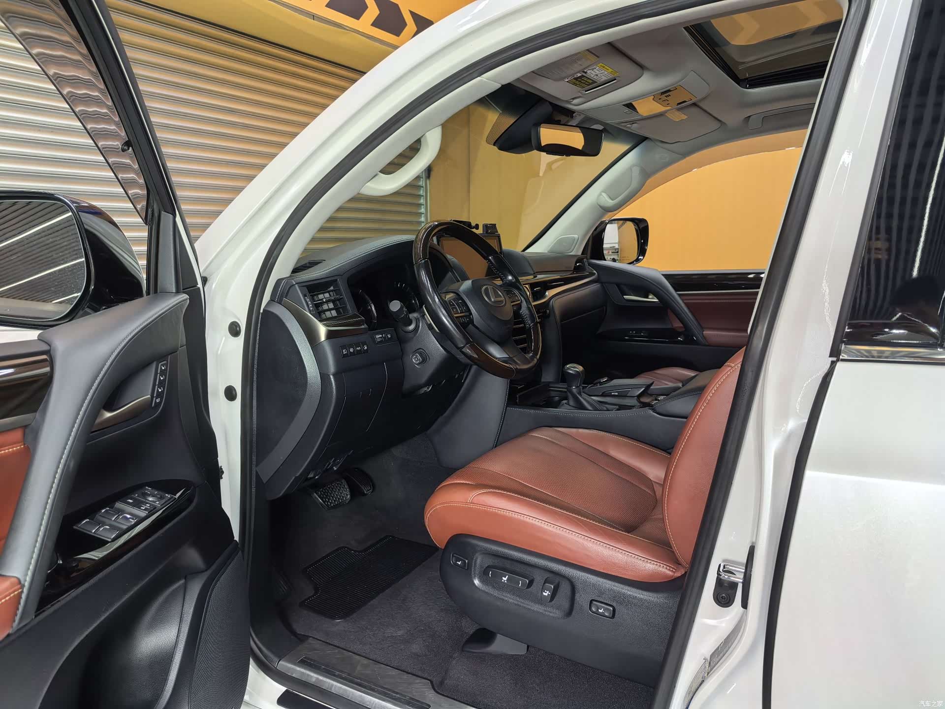 Lexus LX, 2020 8