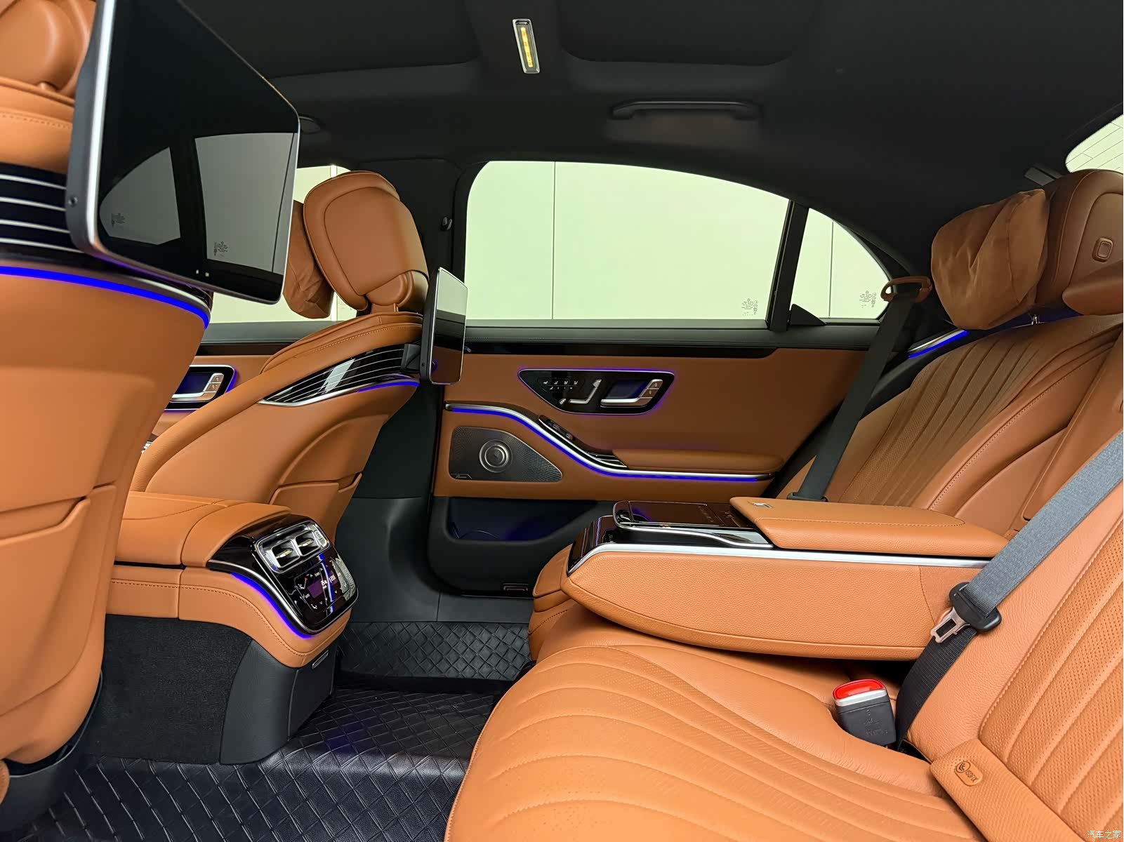 Mercedes-Benz S-Class, 2024 10