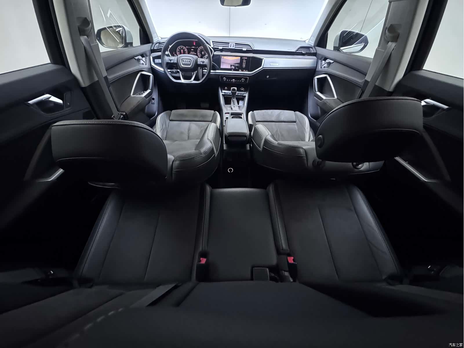 Audi Q3, 2022 10