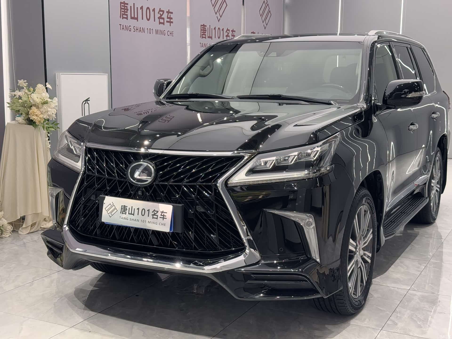 Lexus LX, 2017 1