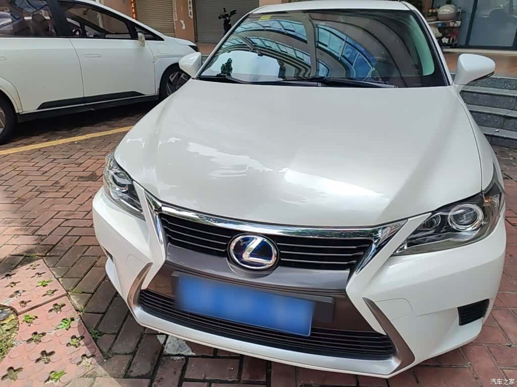 Lexus CT, 2015 3
