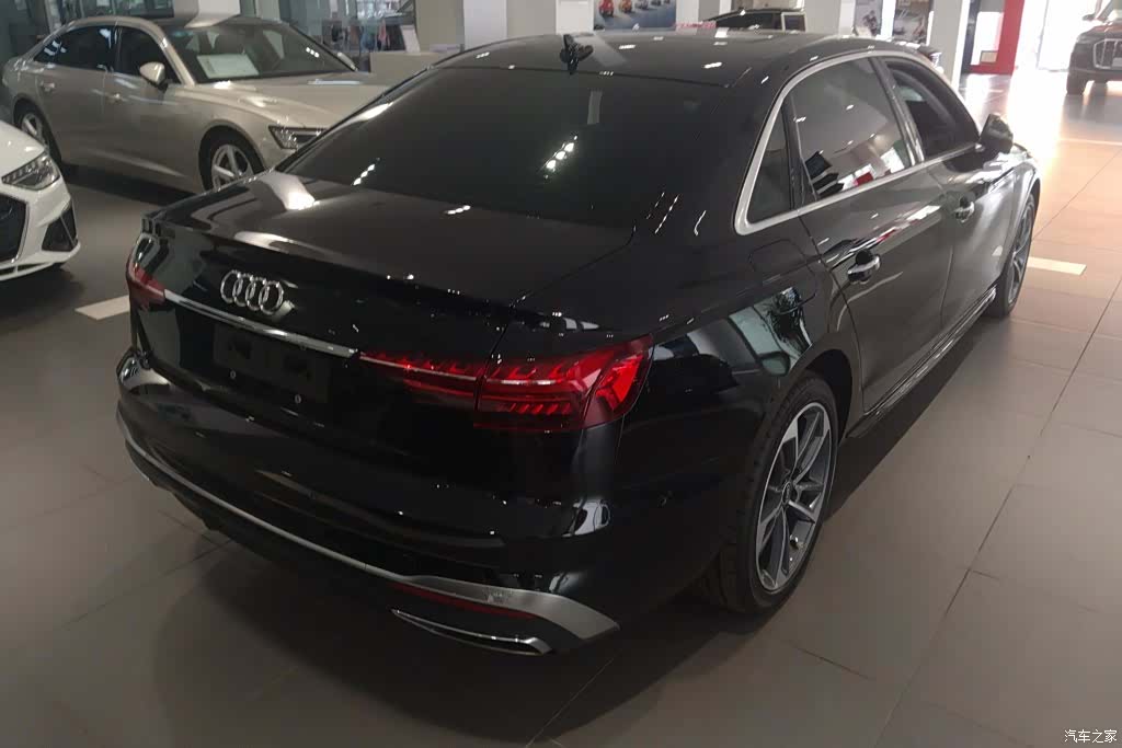 Audi A4L, 2022 3