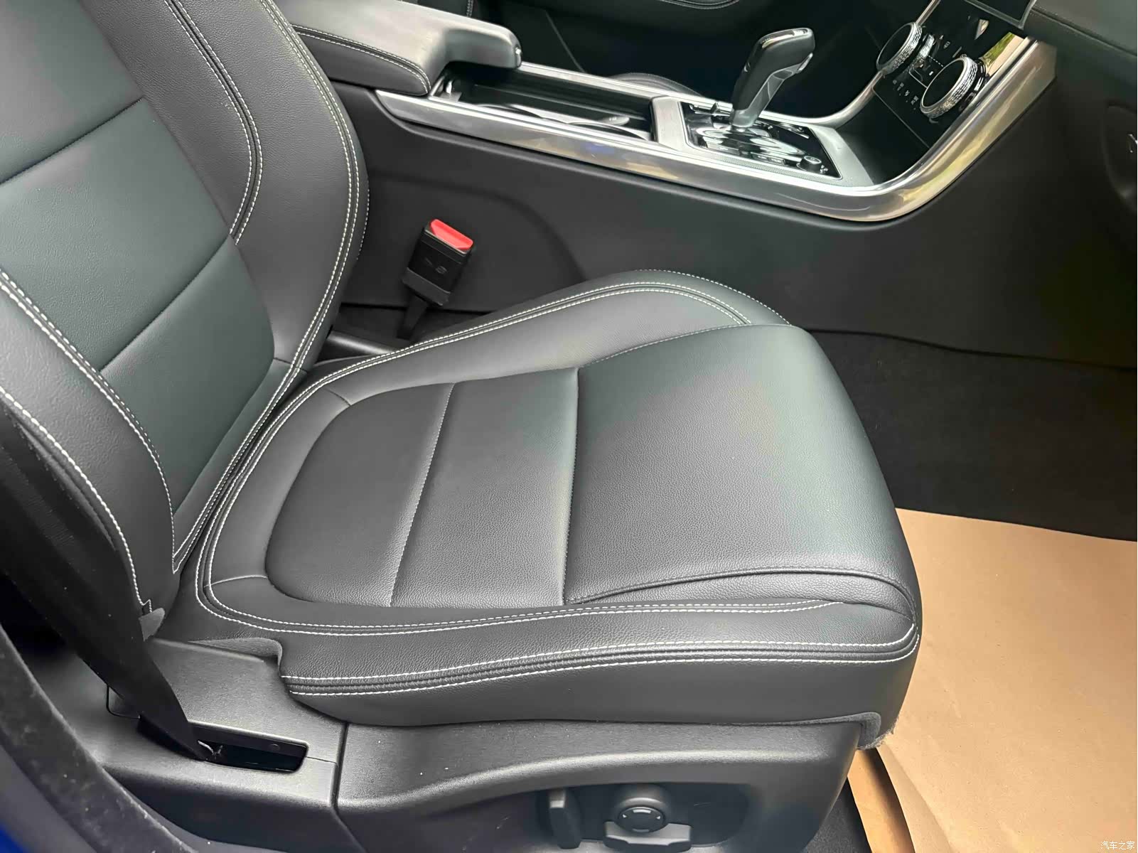Land Rover XEL, 2020 12