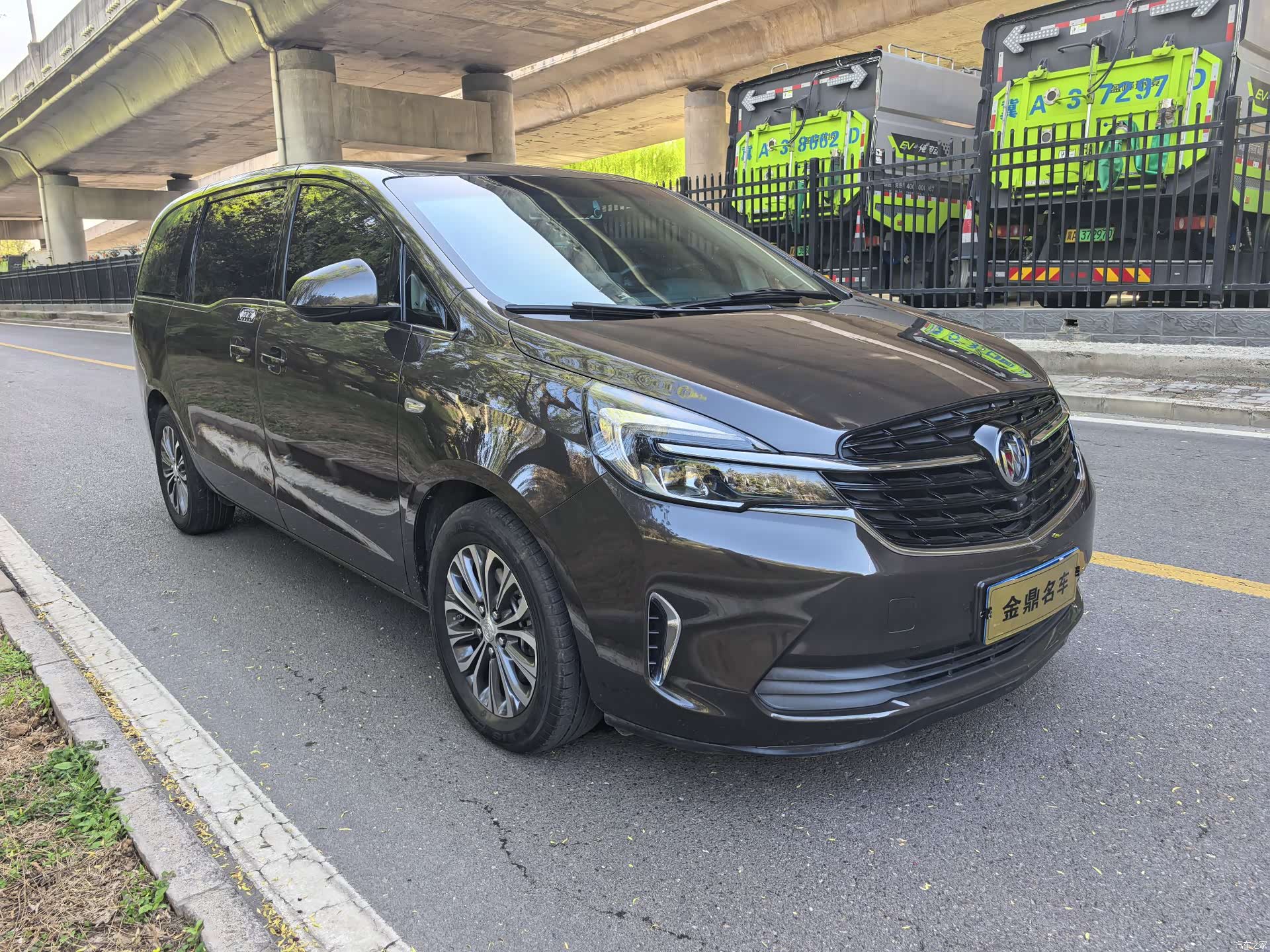 Buick GL8, 2020 3