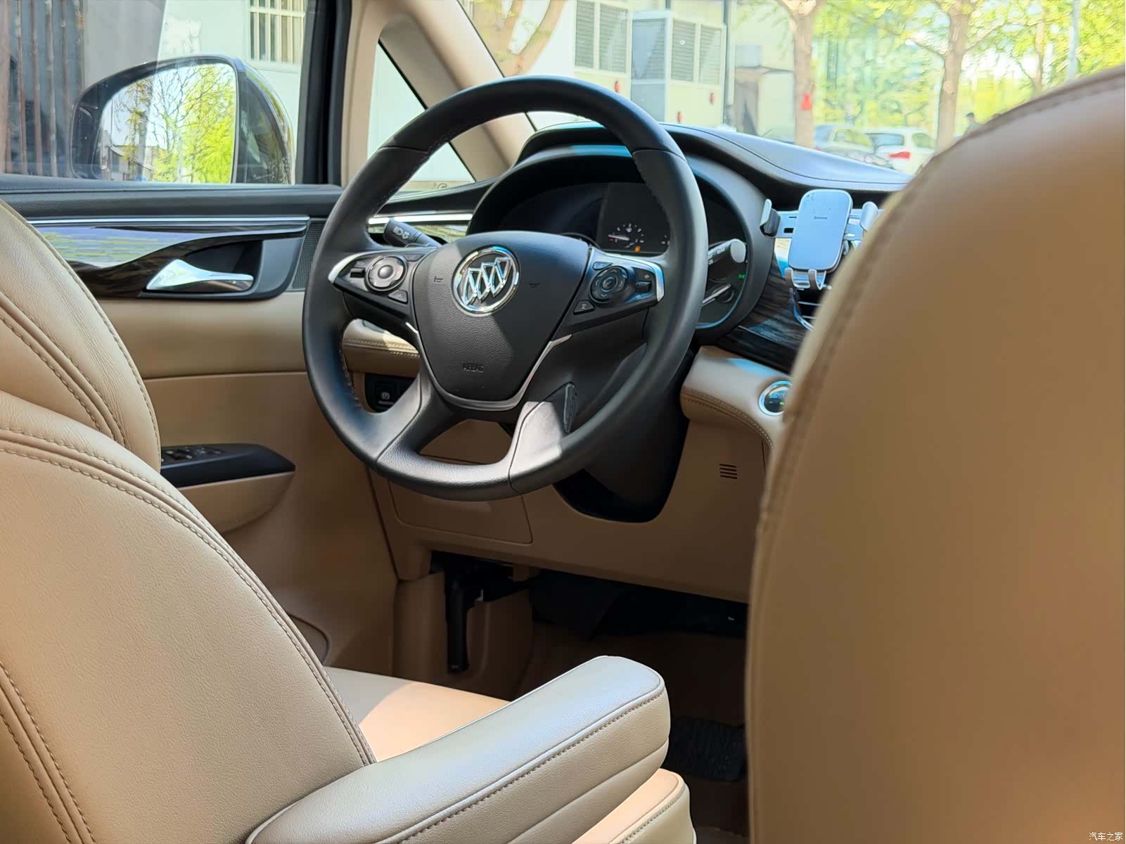 Buick GL8, 2017 17