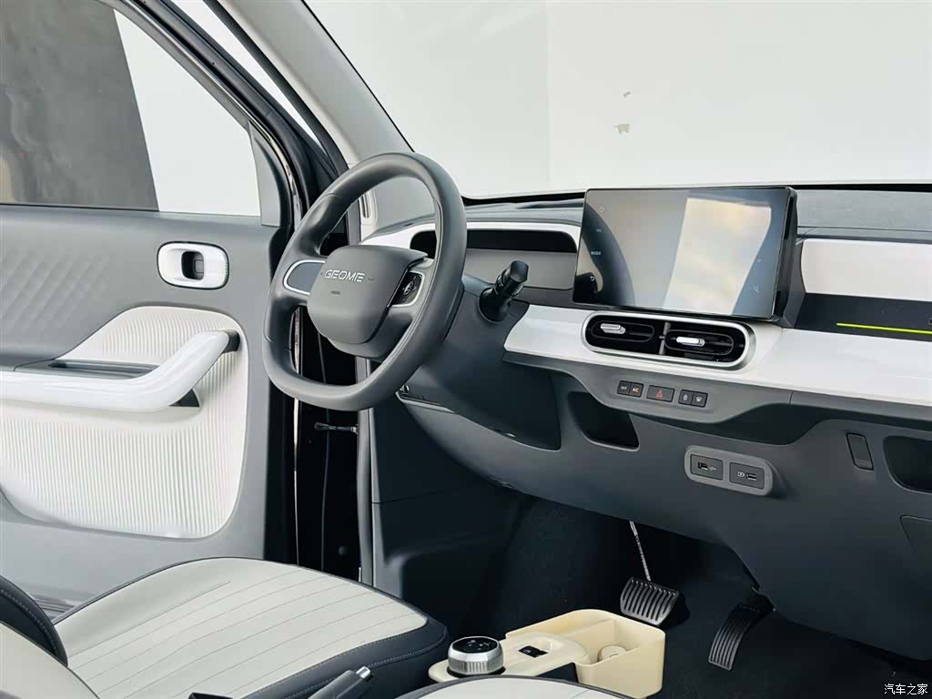 Geely Panda, 2024 16