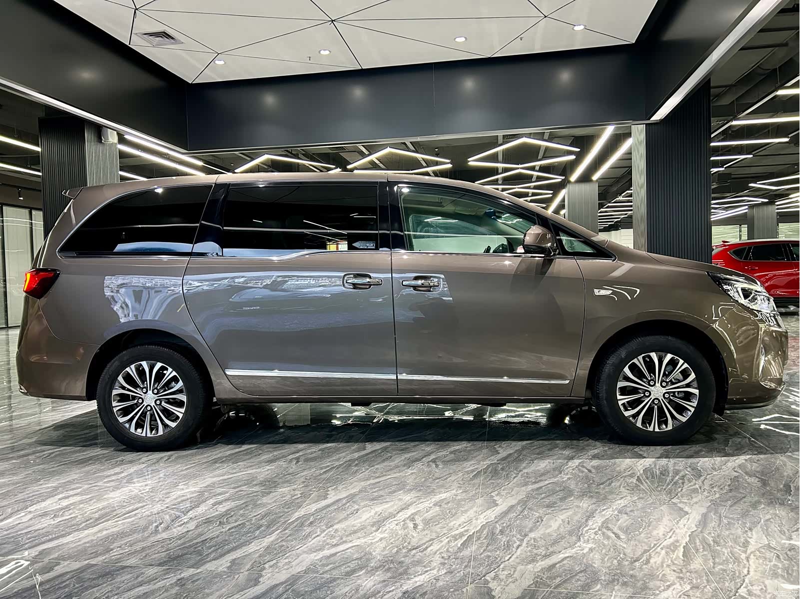 Buick GL8, 2022 4