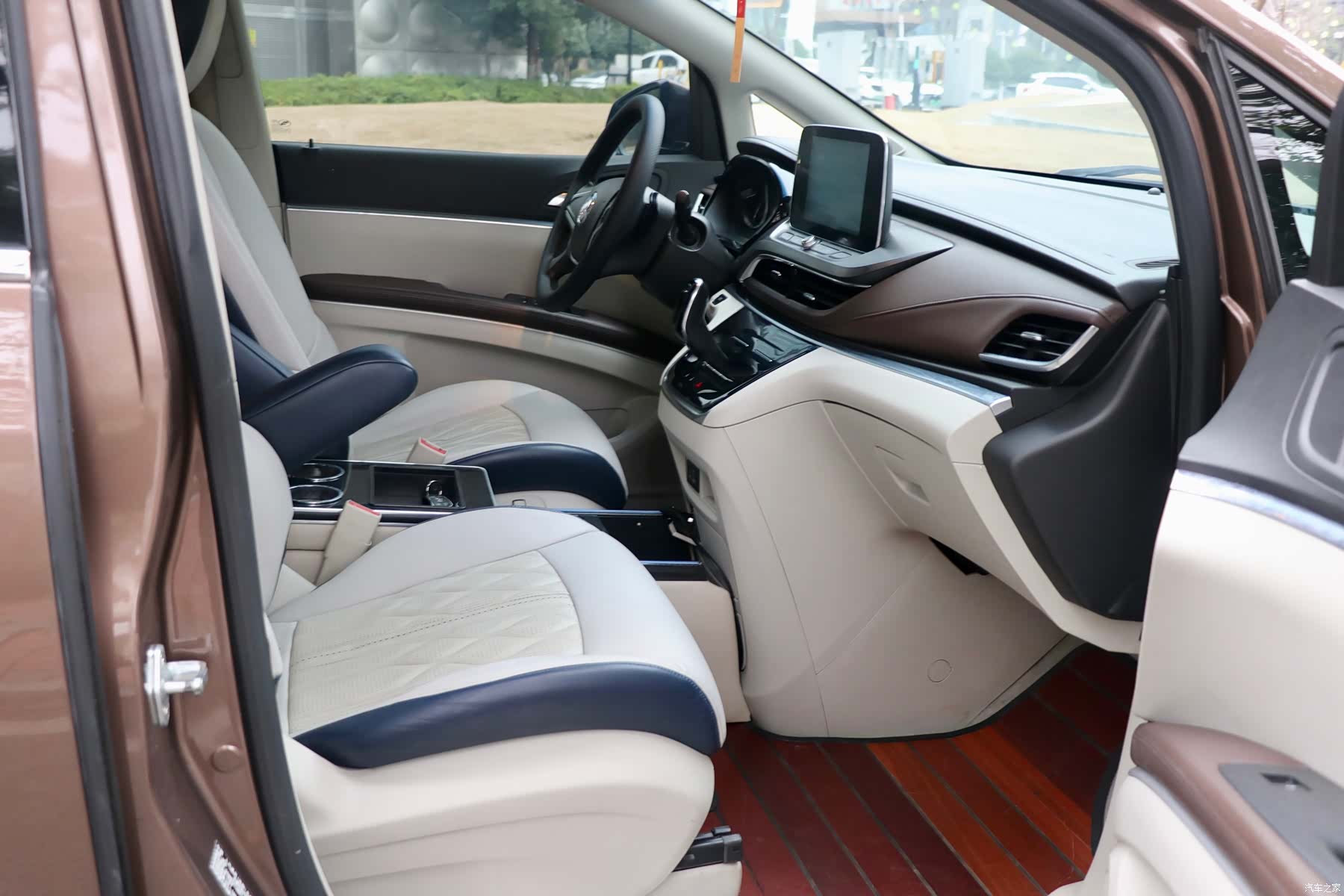 Buick GL8, 2021 11
