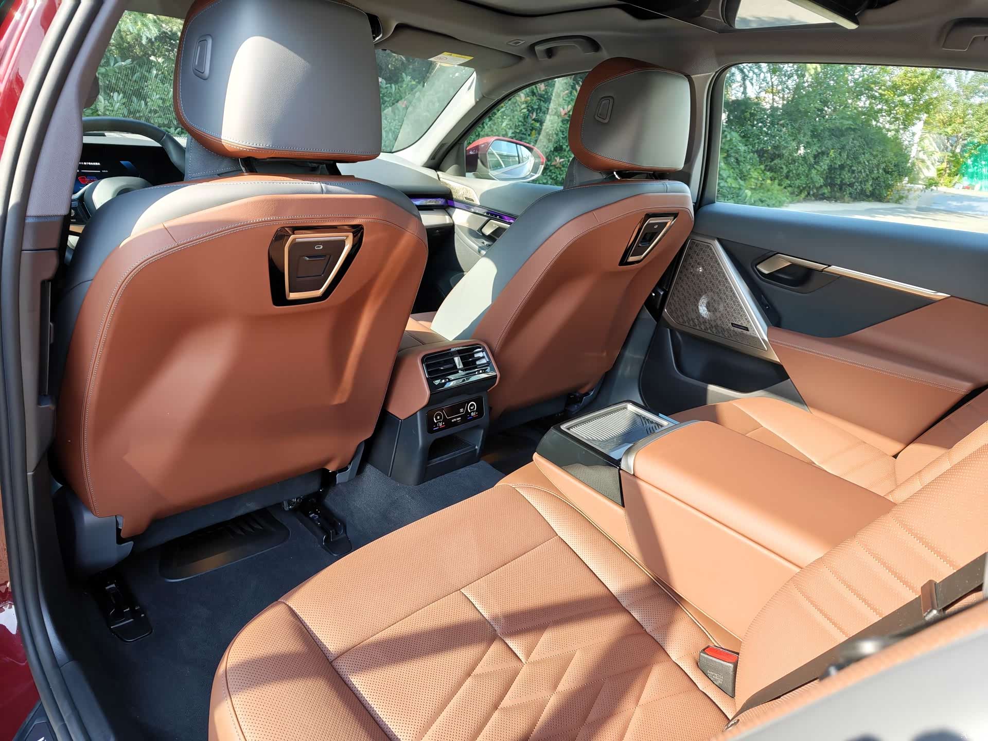 BMW i5, 2024 13
