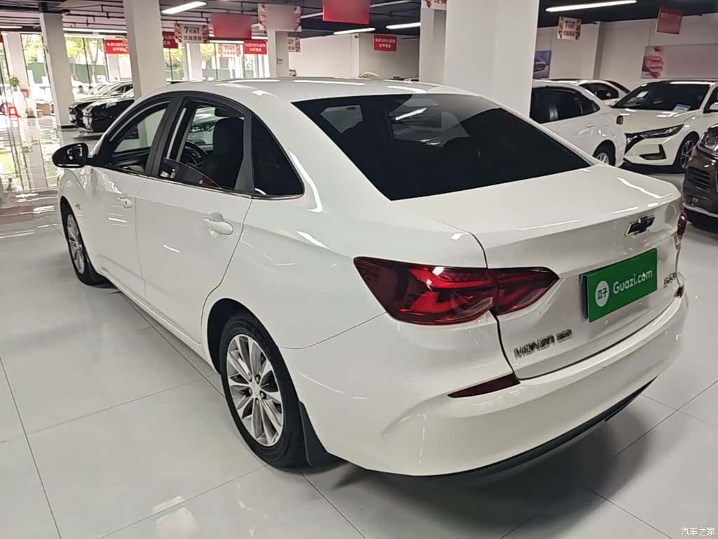 Chevrolet 320, 2022 все фото