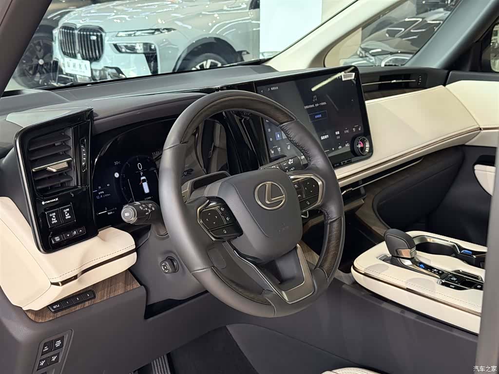 Lexus LM, 2026 24