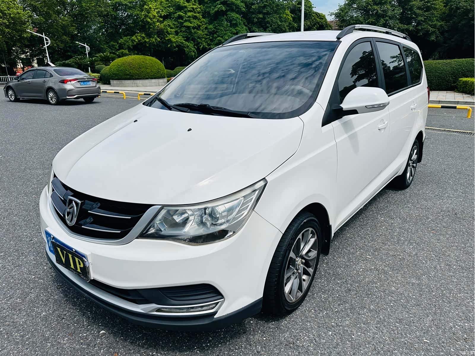 Wuling 730