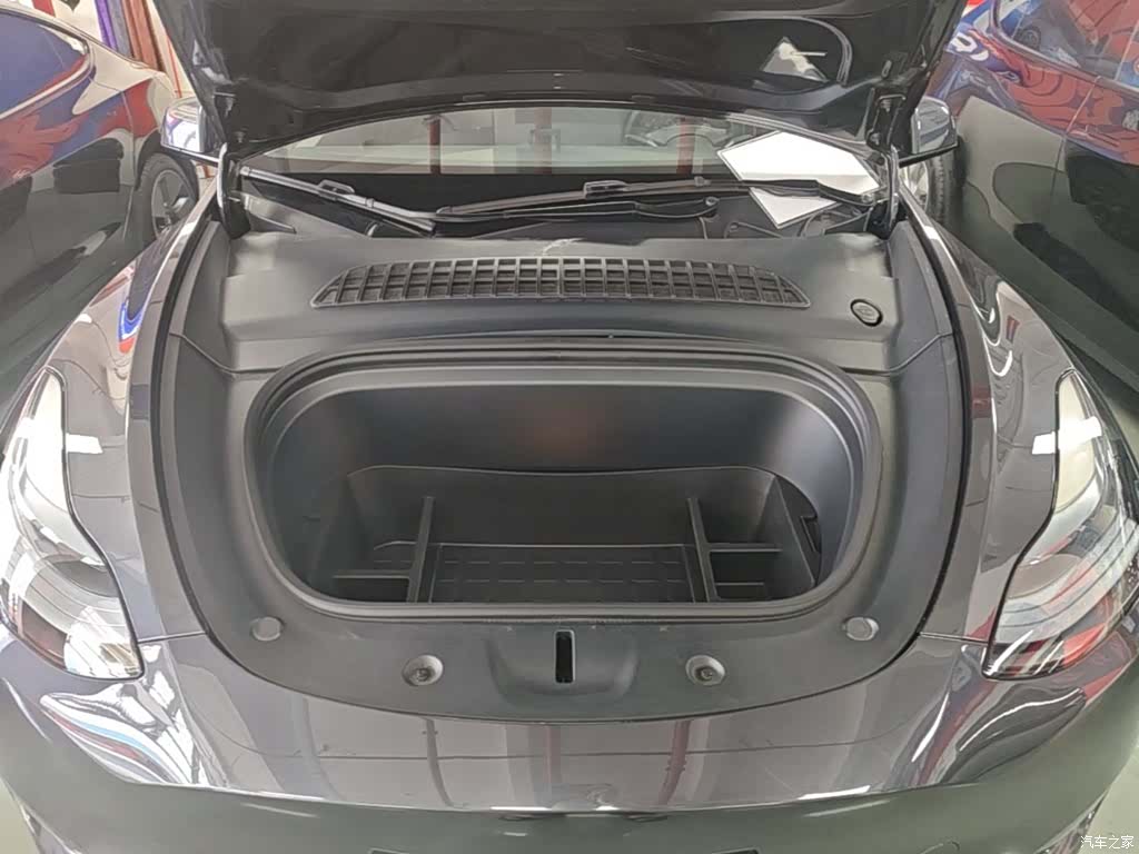 Tesla Model Y, 2024 20