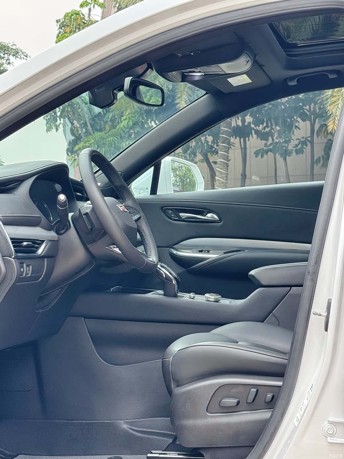 Cadillac XT4, 2020 11