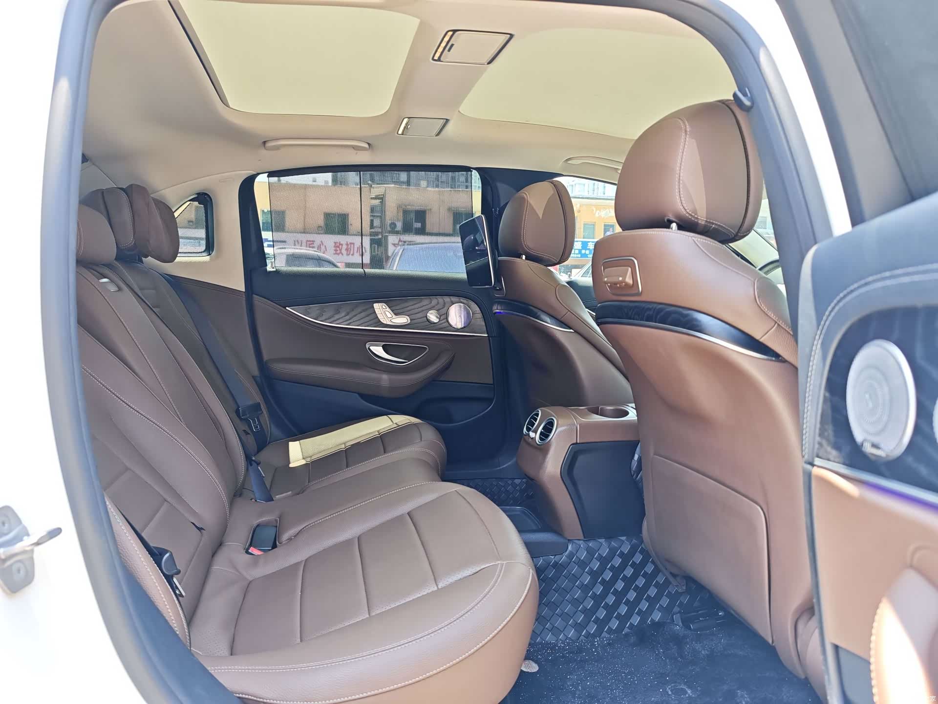 Mercedes-Benz E-Class, 2019 15