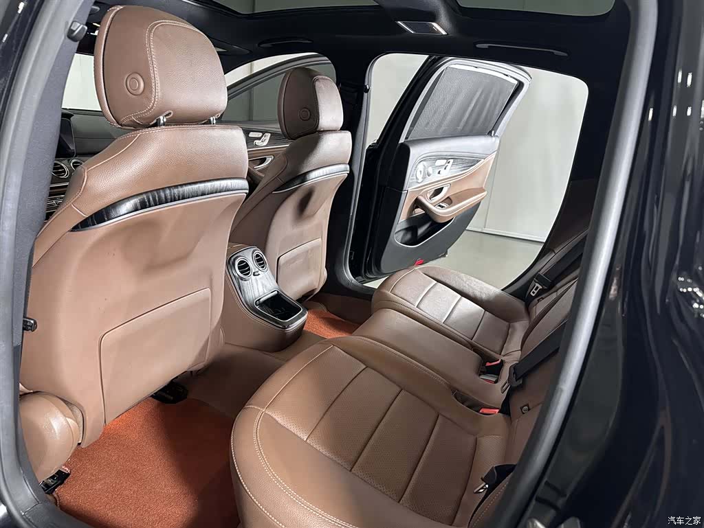 Mercedes-Benz E-Class, 2023 11