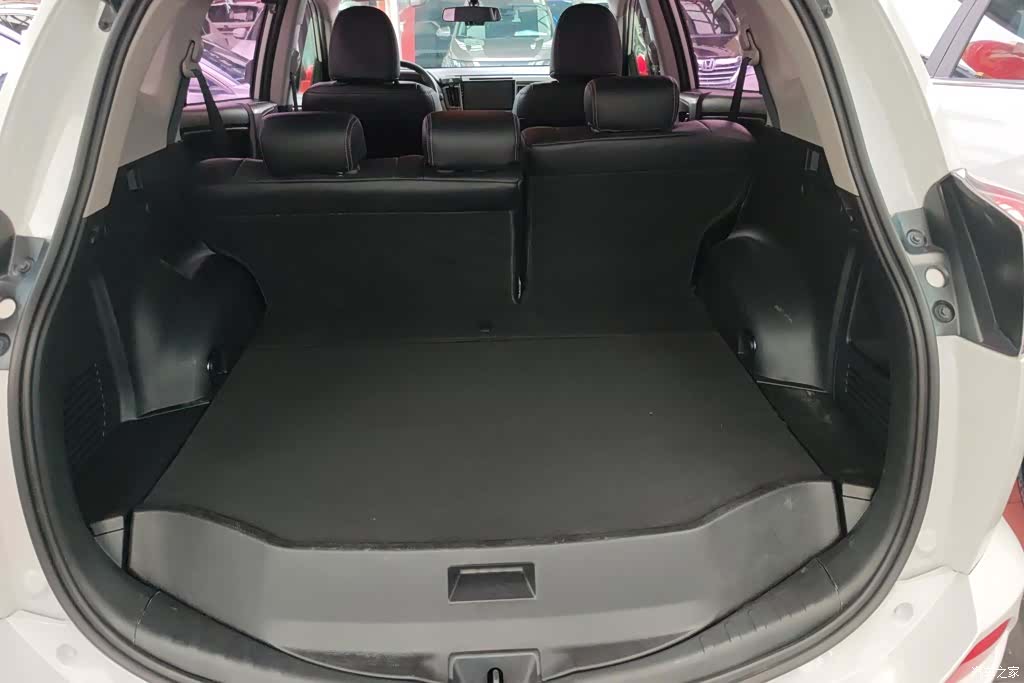 Toyota RAV4, 2017 4