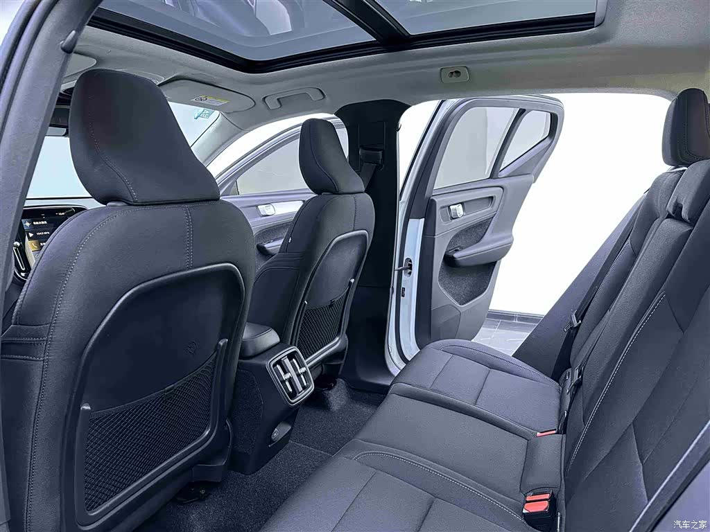Volvo XC40, 2022 10