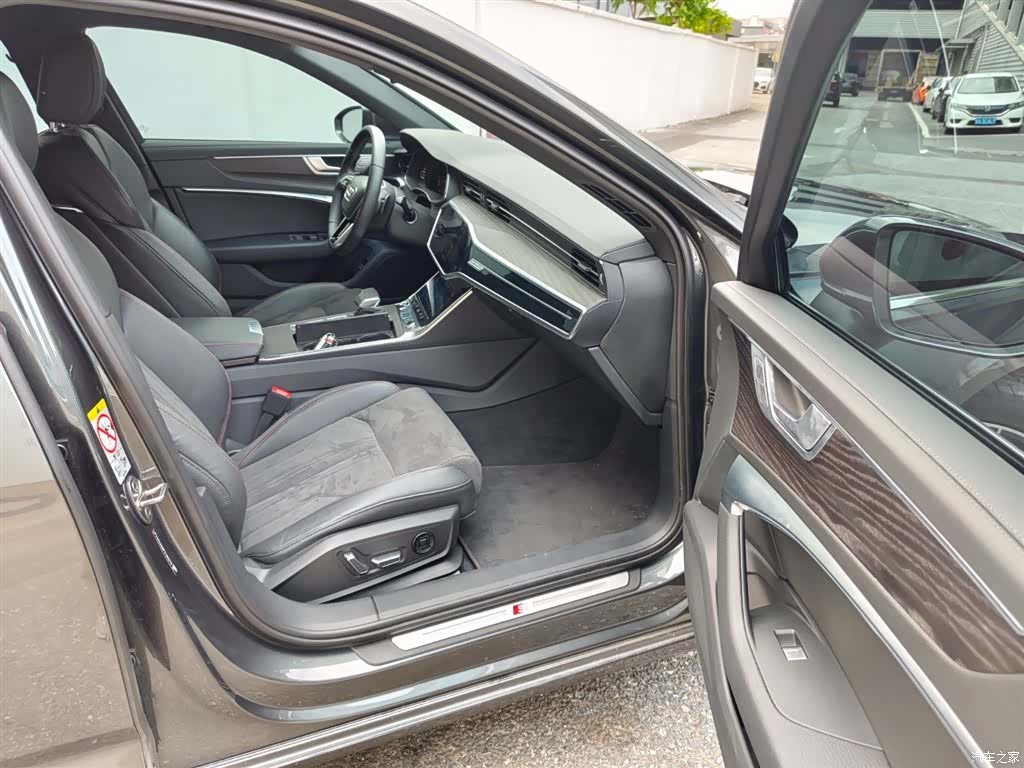 Audi A6L, 2024 14