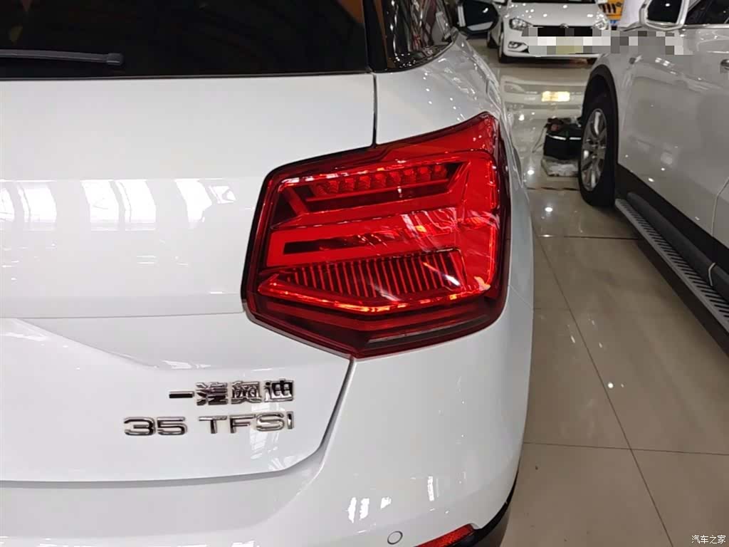 Audi Q2L, 2020 8