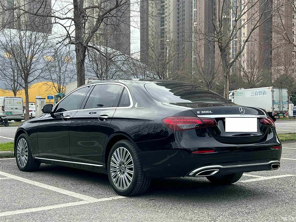 Mercedes-Benz E-Class, 2022 10