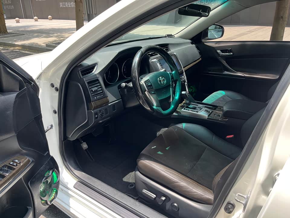 Toyota Reiz Toyota Reiz