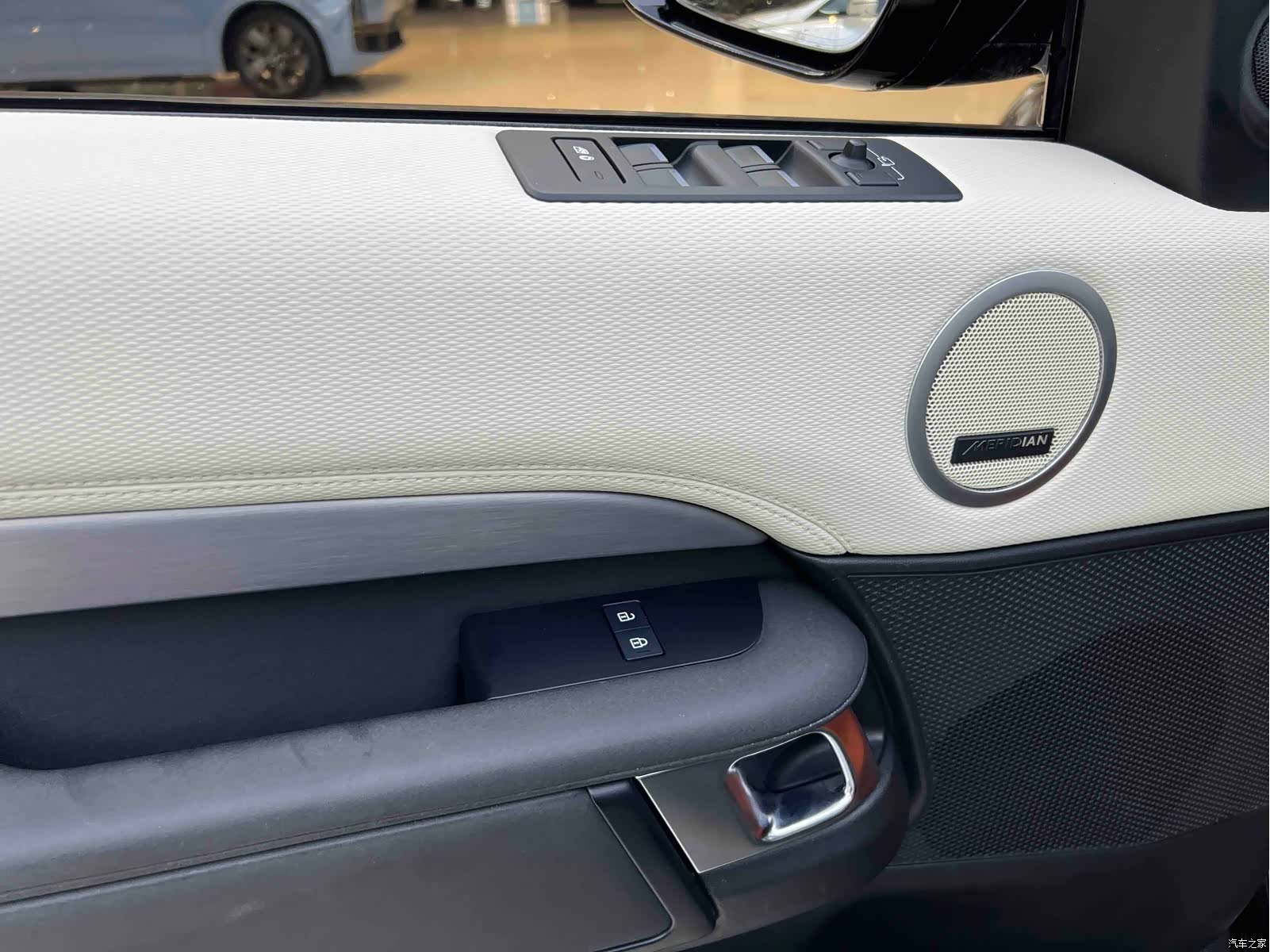 Land Rover Discovery, 2023 10