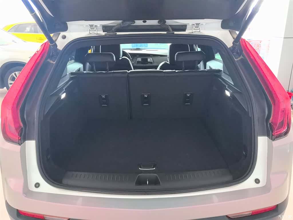 Cadillac XT4, 2020 2