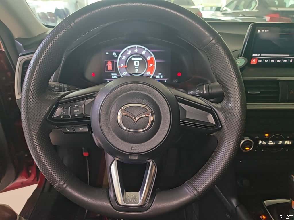 Mazda Mazda3, 2019 11