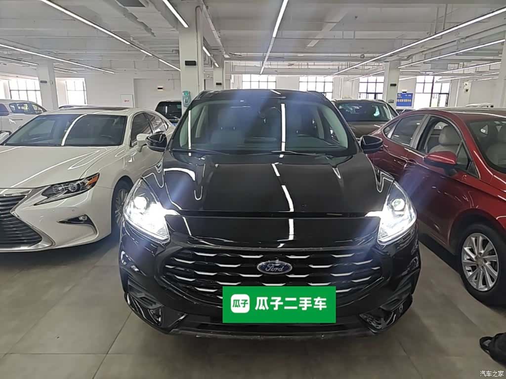 Ford Escape, 2022 3