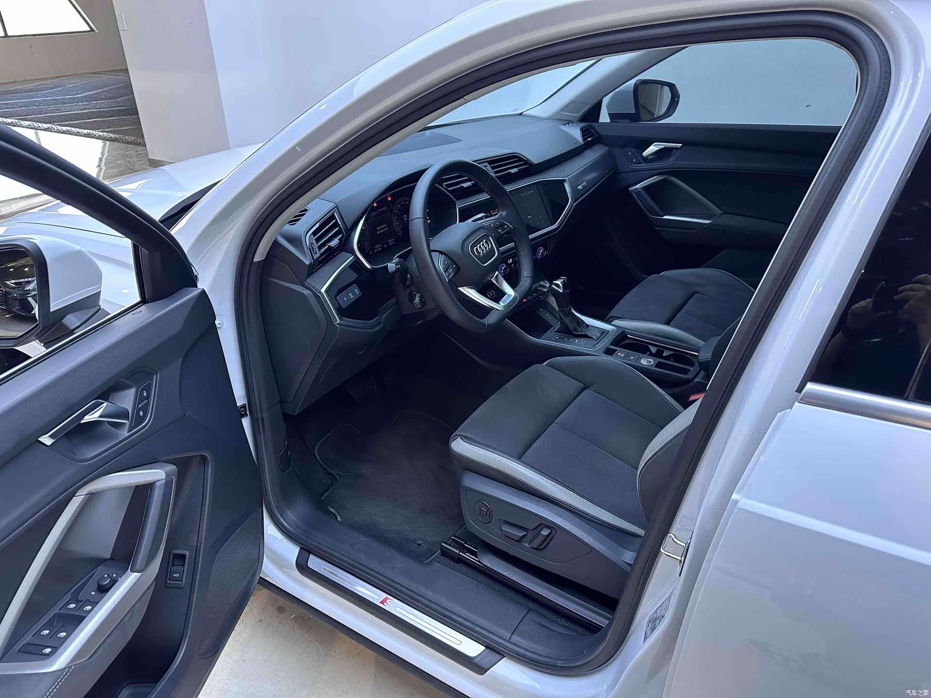 Audi Q3, 2022 9