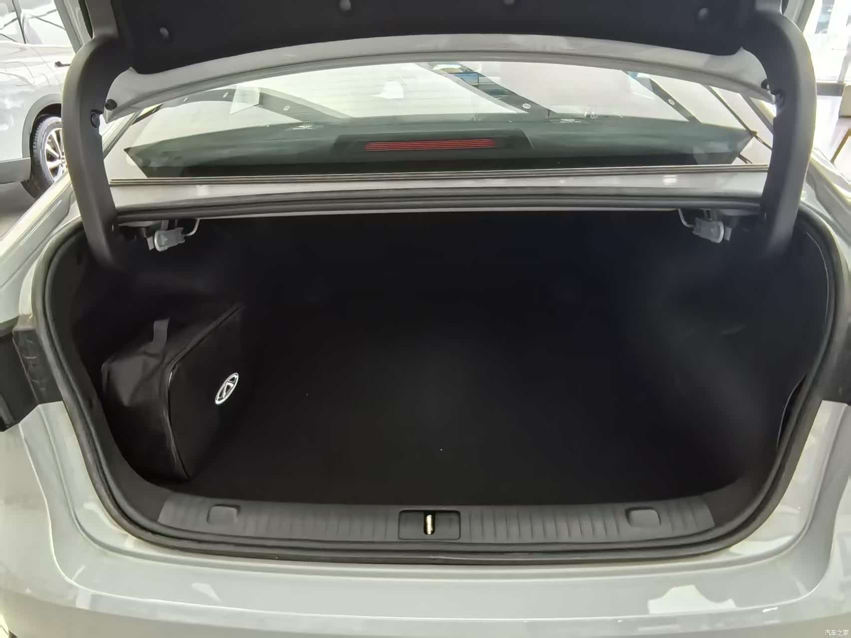 Chery A8L, 2026 9