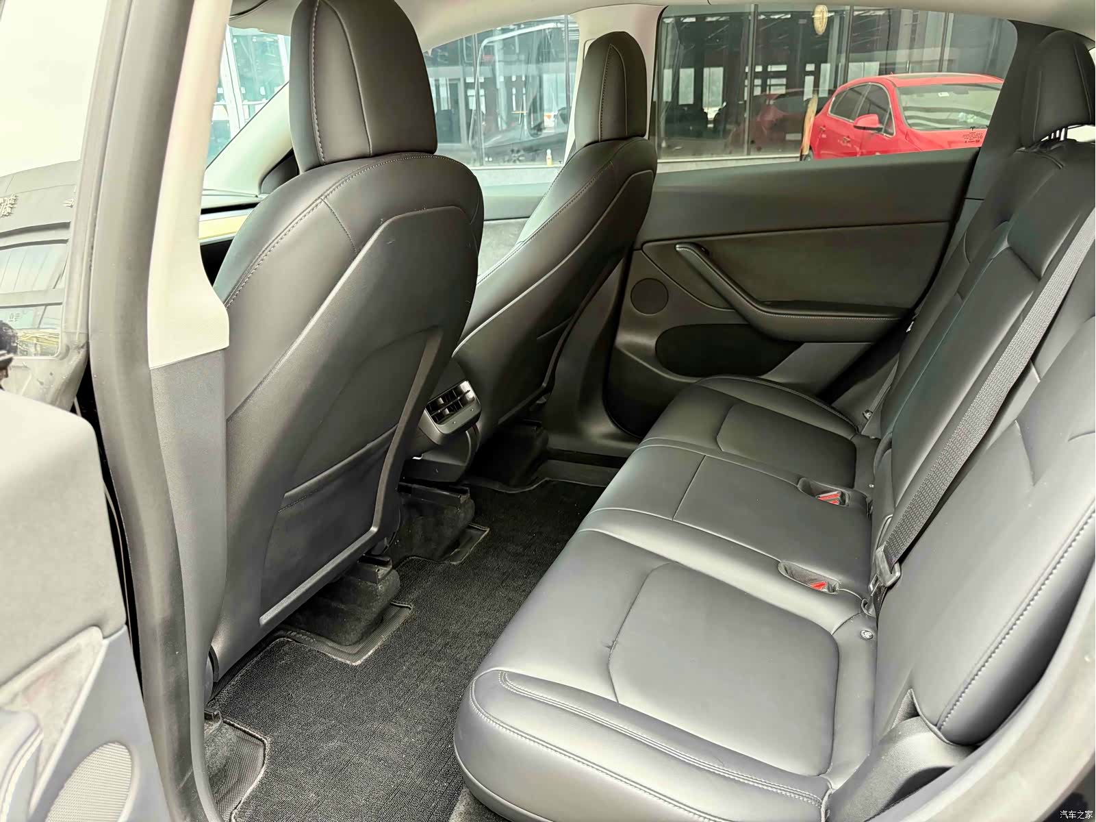 Tesla Model Y, 2021 12