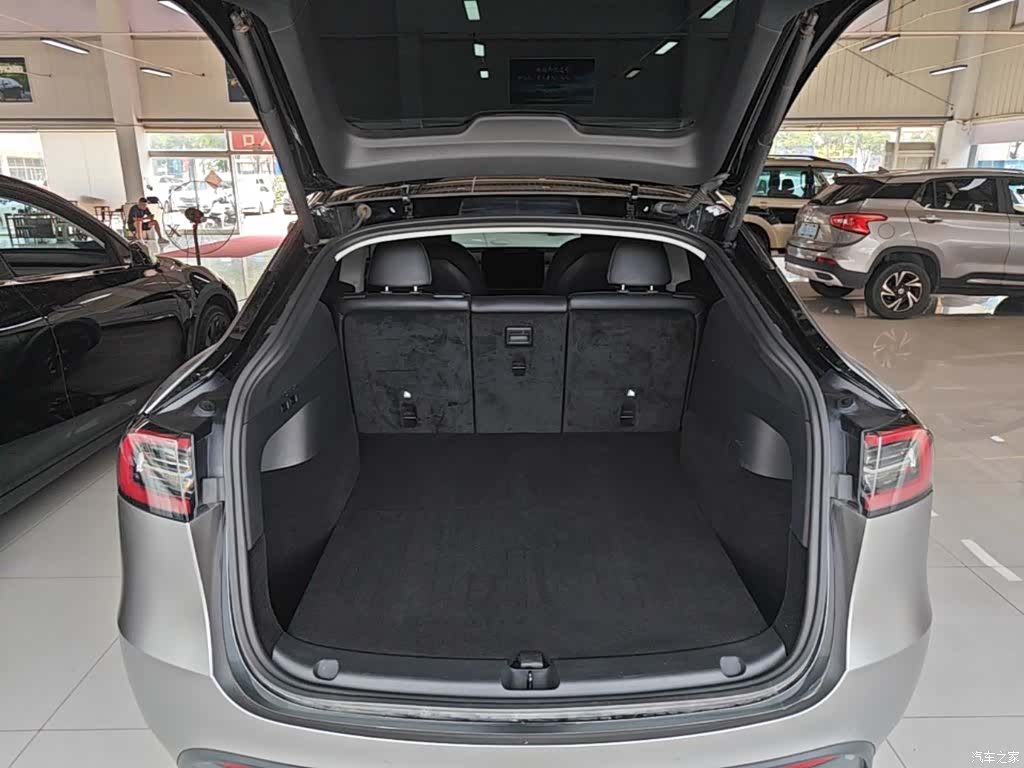 Tesla Model Y, 2021 19