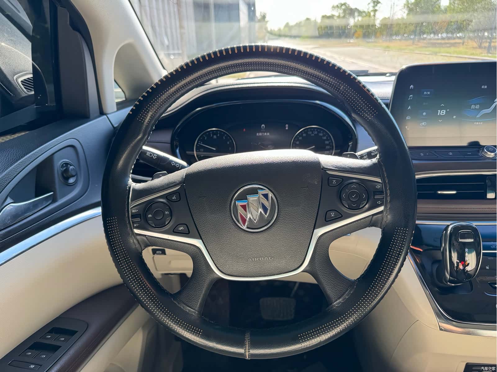 Buick GL8, 2020 13