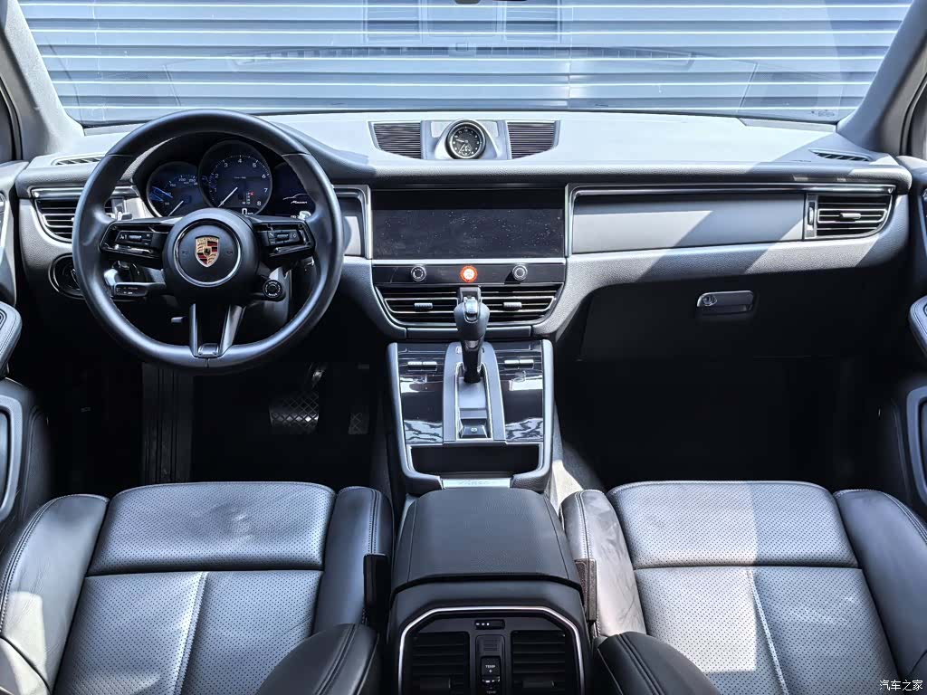Porsche Macan, 2023 все фото