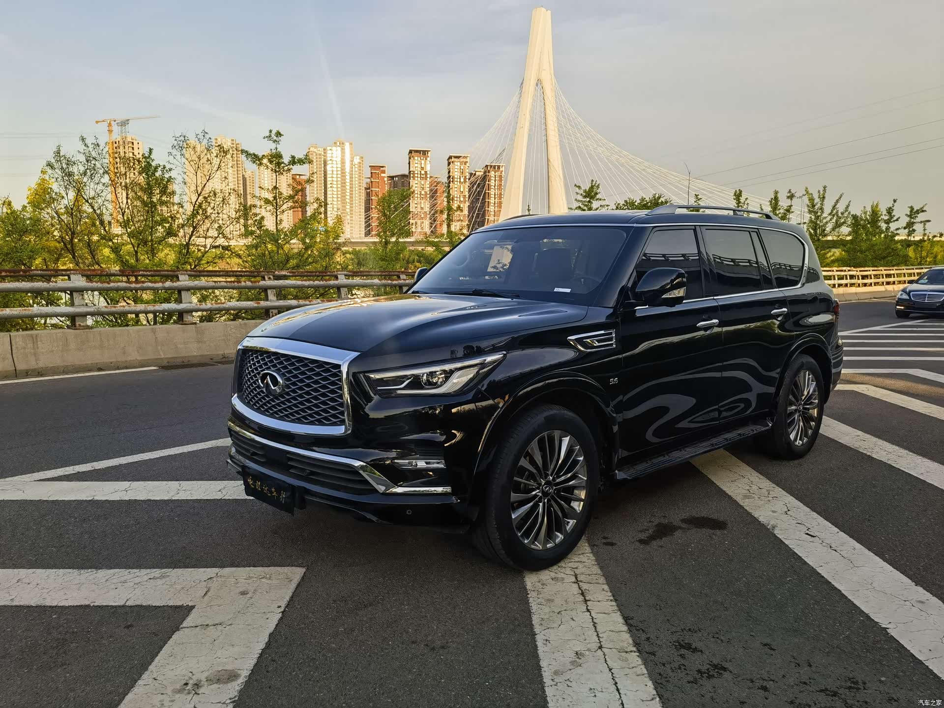 Infiniti QX80