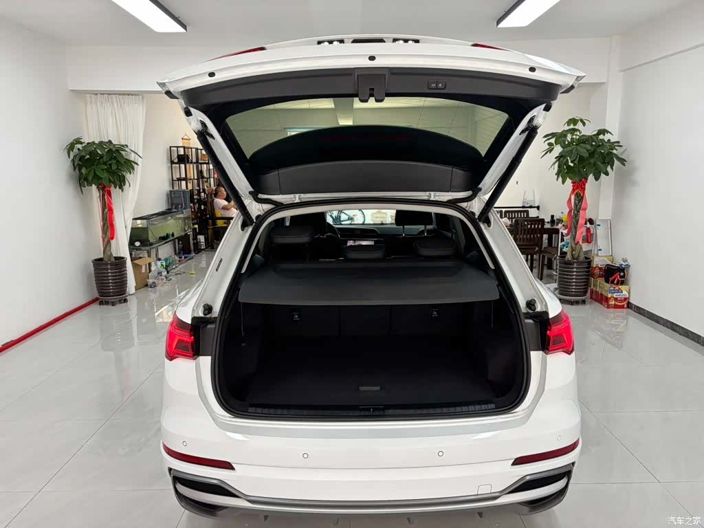 Audi Q3, 2022 12
