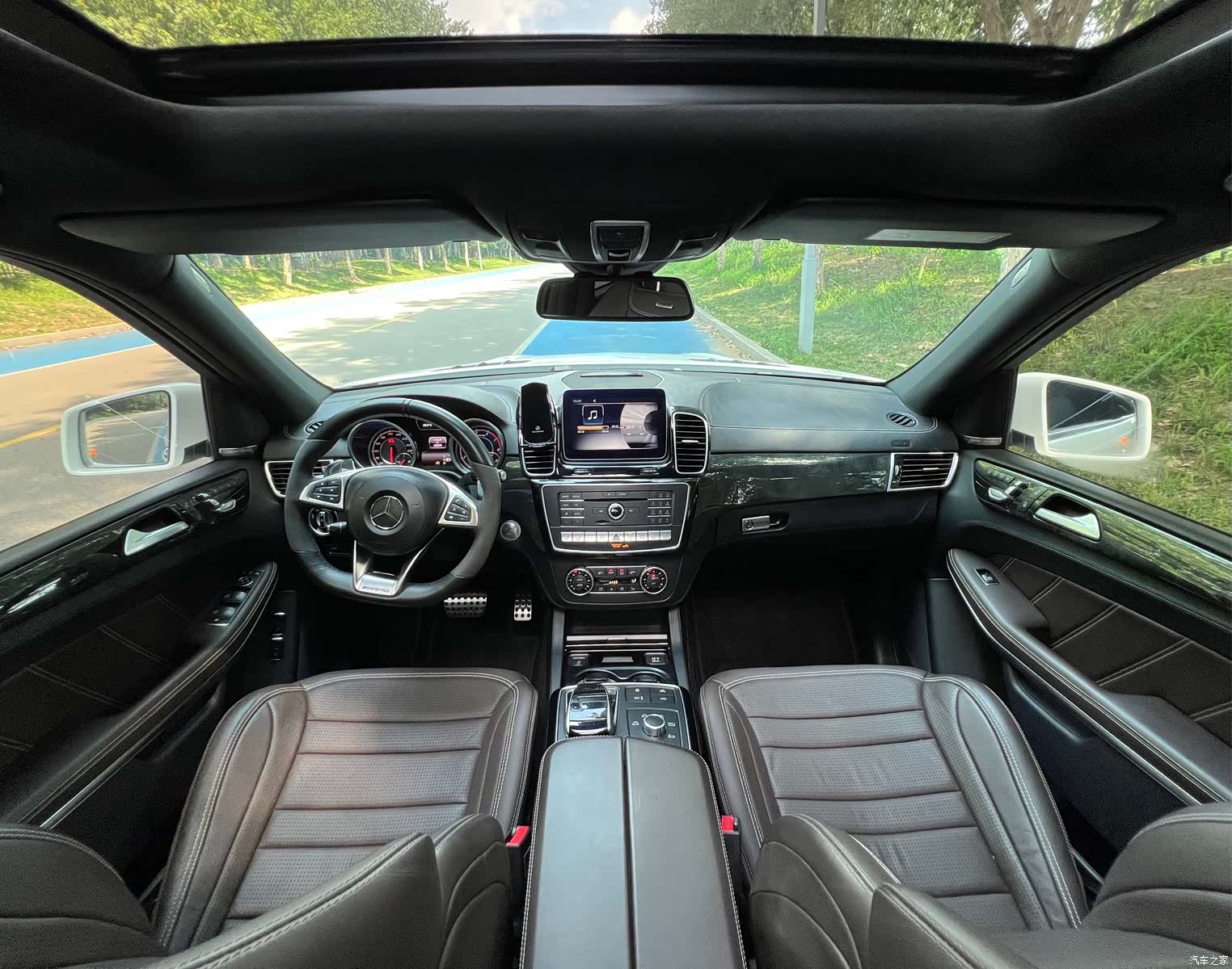 Mercedes-Benz GLS, 2019 12