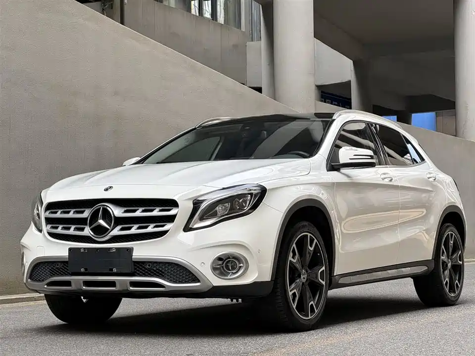 Mercedes-Benz GLA
